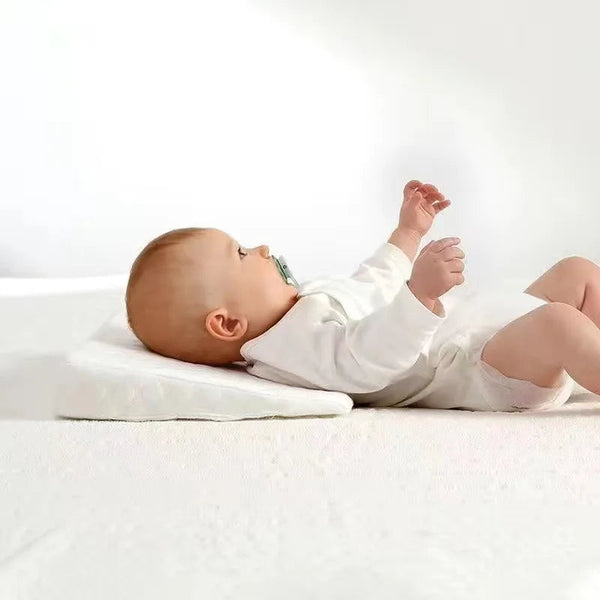 Coussin Bébé Anti-Reflux Ergonomique 15° en Coton et Polyester avec Base Antidérapante 0