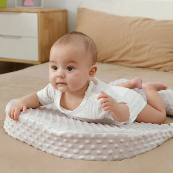 Coussin Bébé Ergonomique Anti-Reflux en Polyester Doux pour Sommeil Serein 3