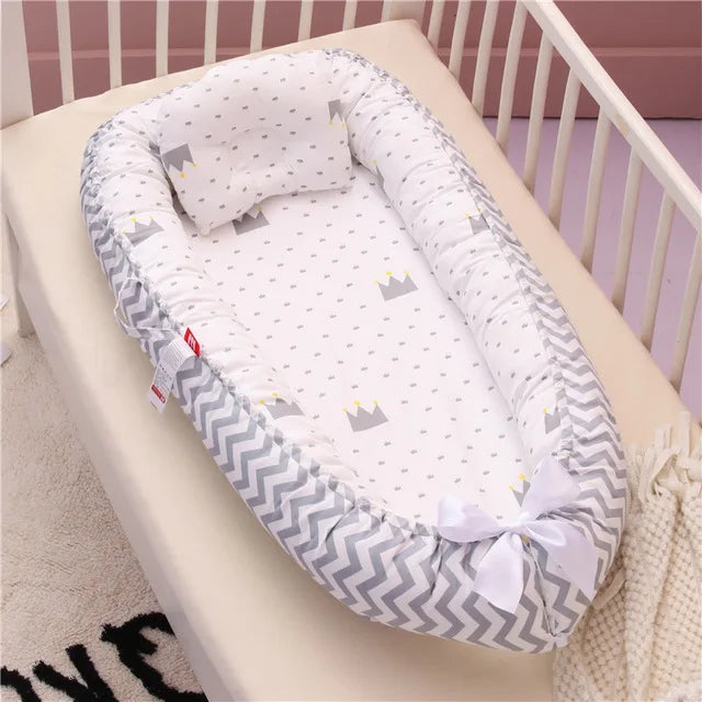 Coussin Réducteur Lit Bébé Bionique Ergonomique en Coton Doux - Confort et Sécurité 4