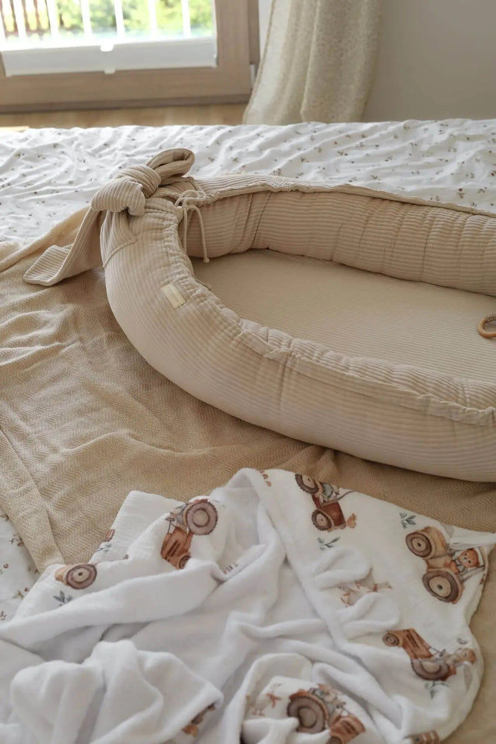 Nid Bébé Fait Main en Velours Côtelé - Confort et Sécurité Beige 90x58 cm 5