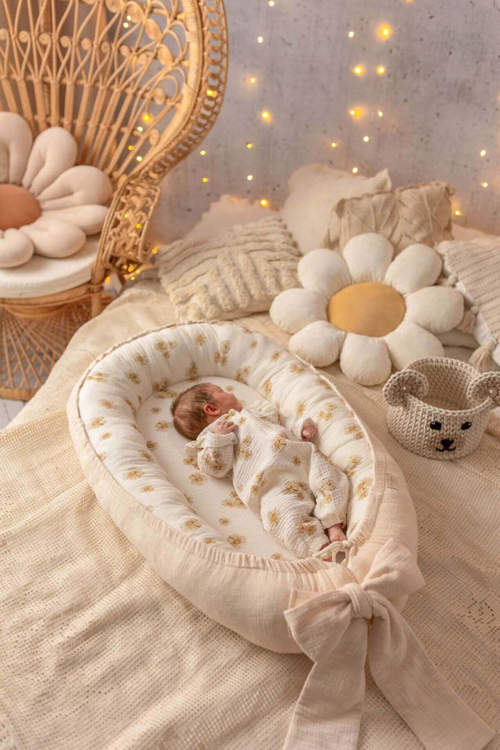 Nid Bébé en Muslin Doux Fait Main - Design Marguerites Vanille, 100% Coton 1