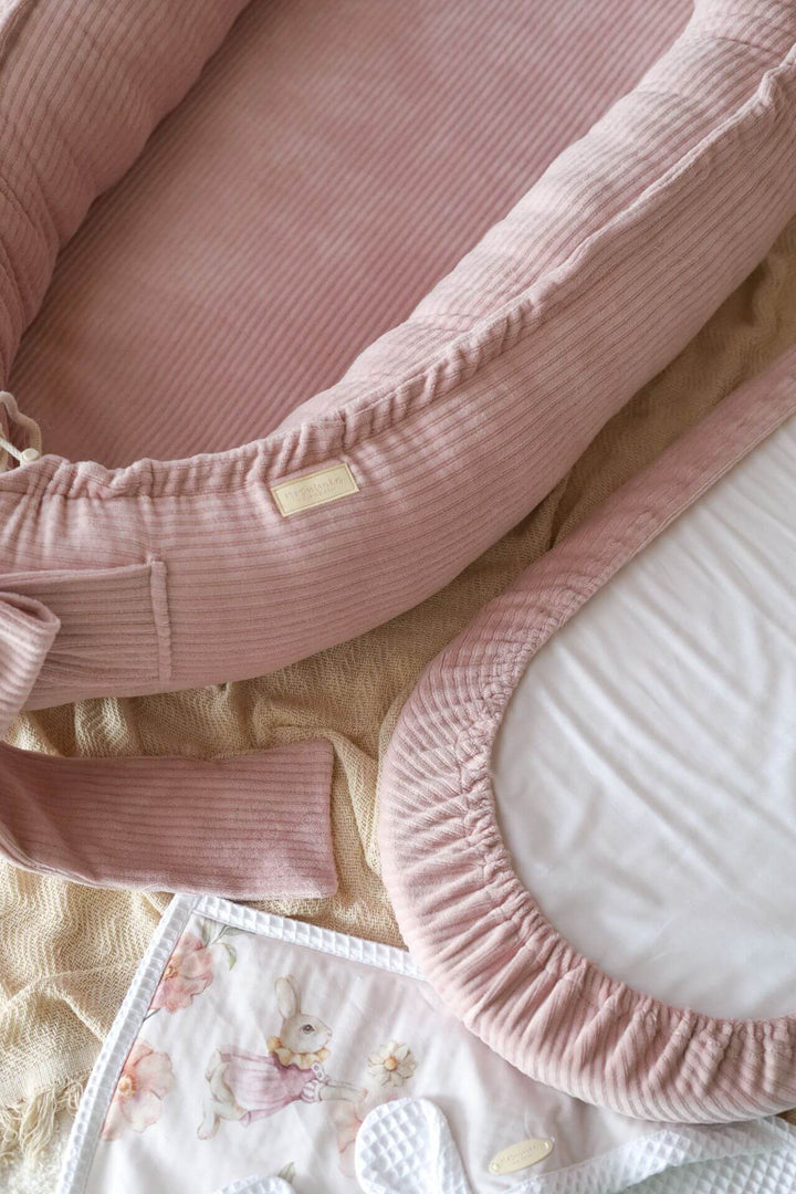 Nid Pour Bébé Fait Main en Velours Côtelé - Rose Poudré avec Matelas Amovible 4
